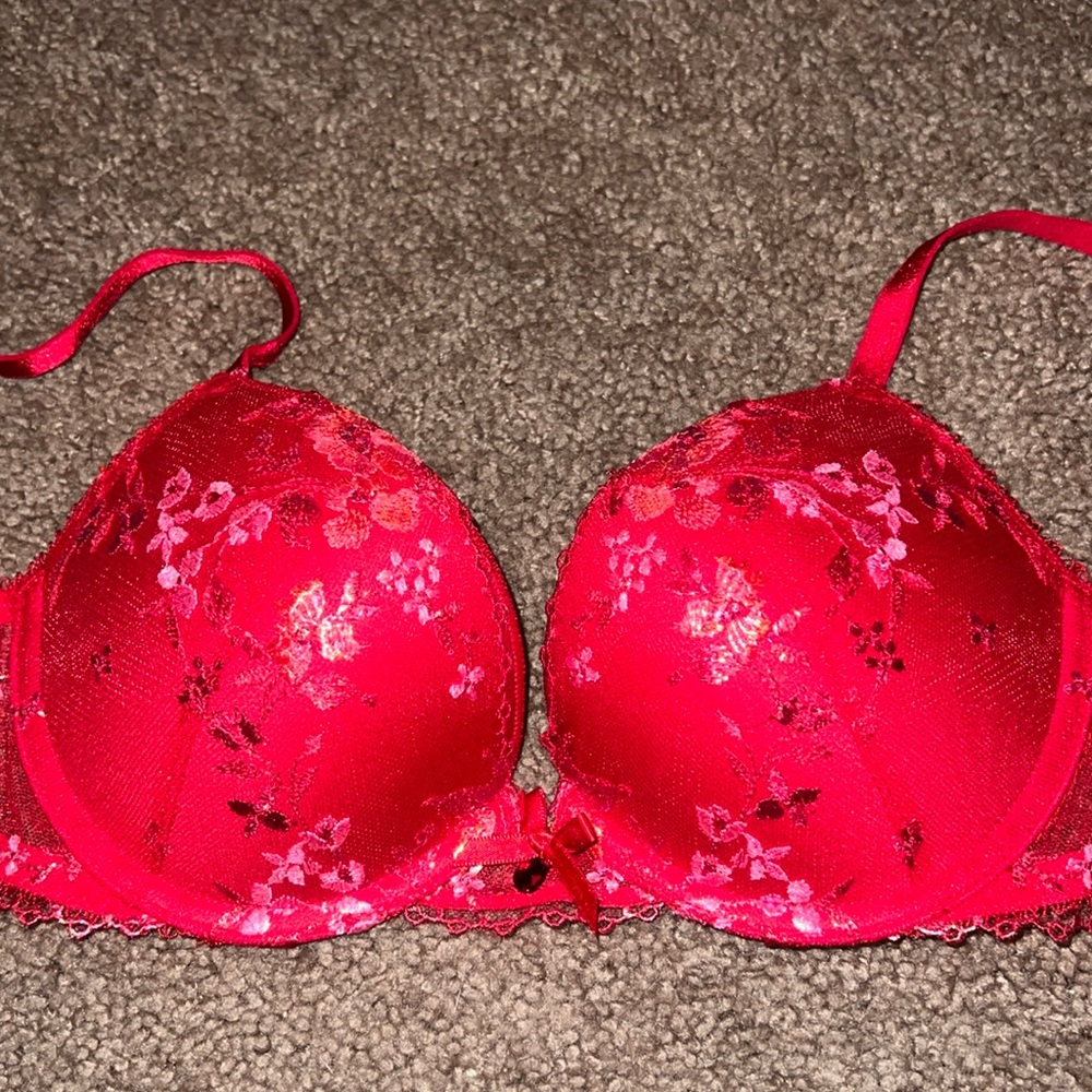 Victorias secret push up bra 34A